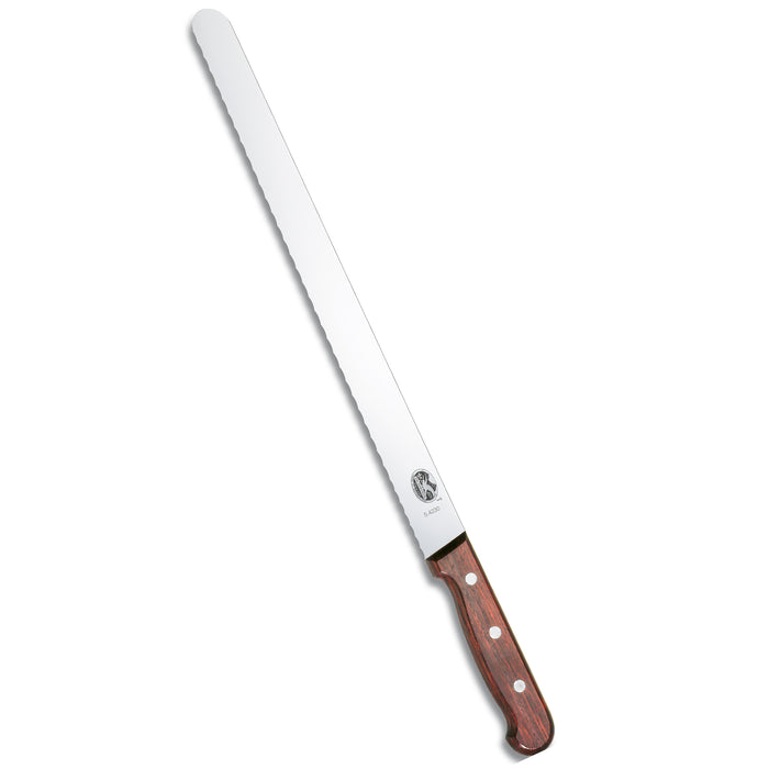 Victorinox Konditoriaveitsi 36 cm - Sahalaita Viipalointi, pitkä terä ja ruusupuukahva. Täydellinen kakkupohjien tarkkaan leikkaamiseen.