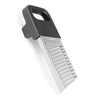 Cuisipro SGT Deluxe Dual Raastimen hieno raastinpinta ja musta kahva, täydellinen sitrushedelmien kuoriraasteelle ja mausteille.