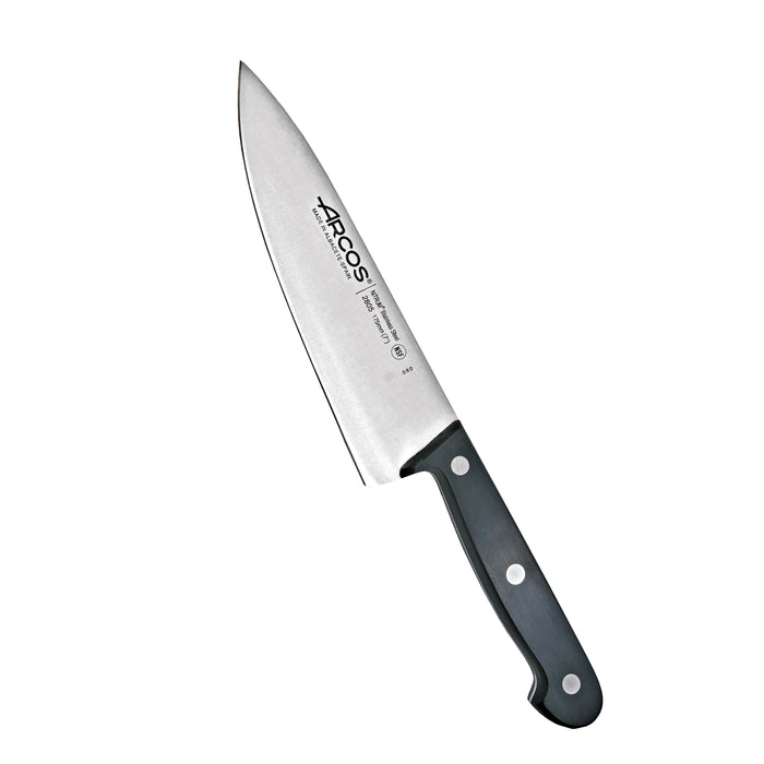 Arcos Kokkiveitsi 17.5 cm, espanjalainen laatuteräs, leveä terä ja niitattu POM-kahva. Erinomainen yleisveitsi keittiöön.