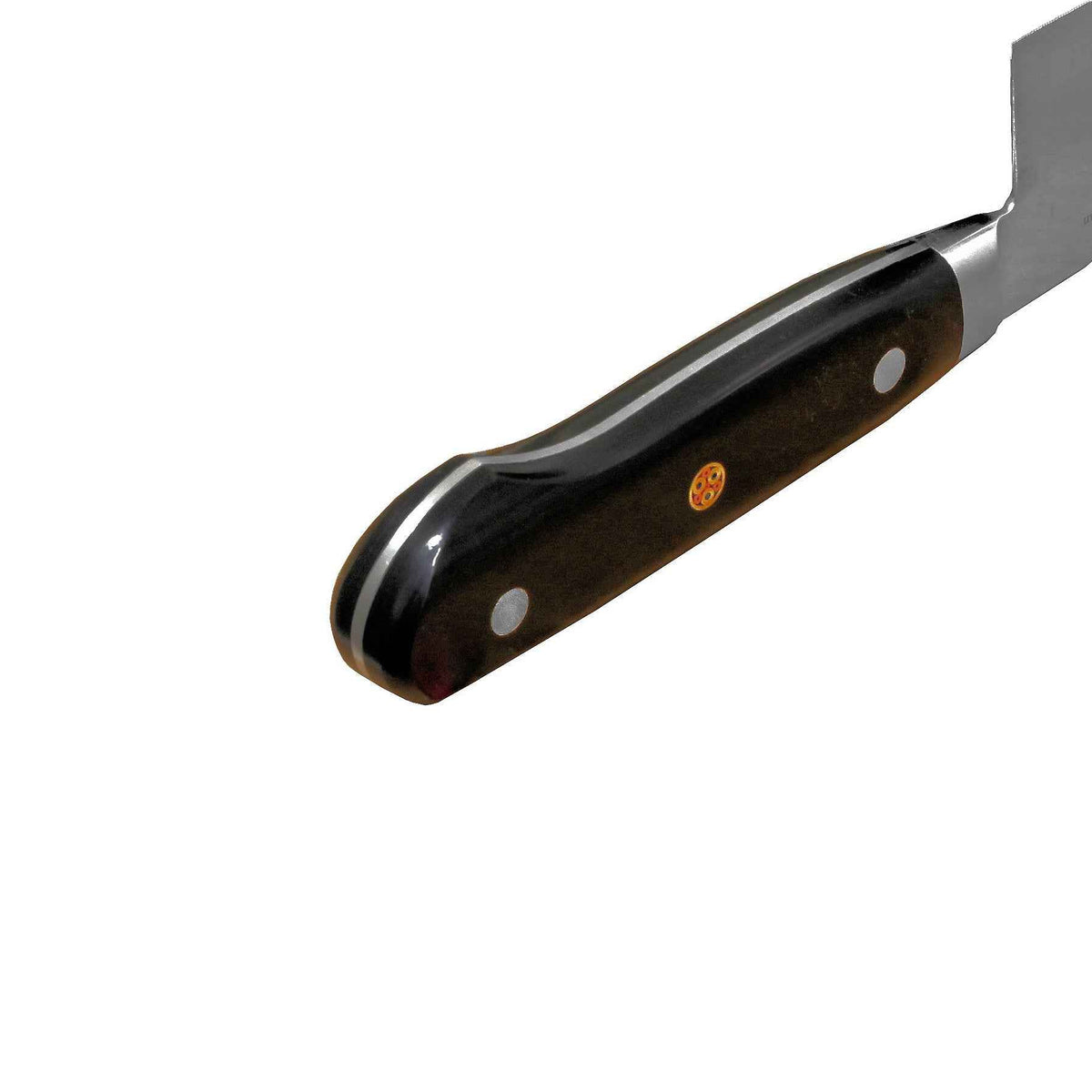 Suncraft Senzo Pro Kiritsuke - Japanilainen huippuveitsi, lähikuva mustasta kahvasta ja niiteistä, laadukas viimeistely.