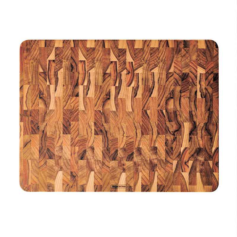 Ylhäältä kuvattu Leikkuulauta Teak Butcher's Block 45x34x3 cm, tiikkipuun kaunis pintakuviointi ja pyöristetyt kulmat.