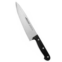 Arcos Universal Kokkiveitsi 20 cm terävällä Nitrum-teräksellä ja niitatulla POM-kahvalla, erinomainen valinta keittiöön.