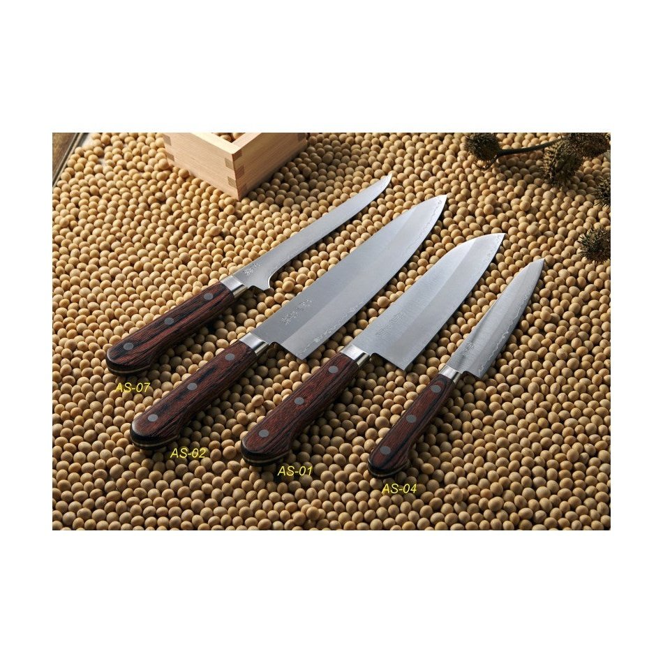 Suncraft SENZO Clad -veitset soijapavuilla, boningveitsi 16 cm osana laadukasta japanilaista veitsisarjaa, suunniteltu vaativaan käyttöön.