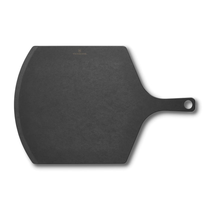 Victorinox musta pizzalauta 53x36 cm, kestävä ja ekologinen keittiöväline viistolla reunalla pizzan helppoon siirtämiseen ja tarjoiluun.