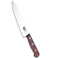 Victorinox sahalaitainen kokkiveitsi, 22 cm terä, puukahva. Monikäyttöinen keittiöveitsi leivän ja vihannesten leikkaamiseen.