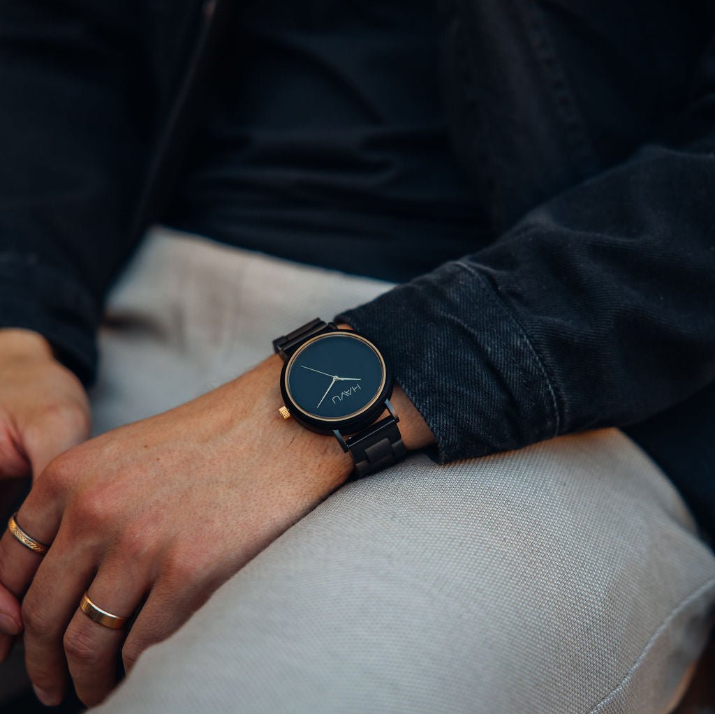 Aura (42mm)